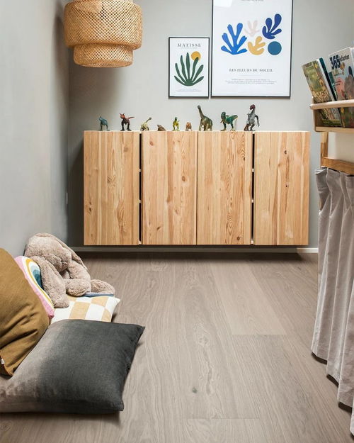 威林格全新系列 科技与自然交融的固化木地板，重塑家居空间美学